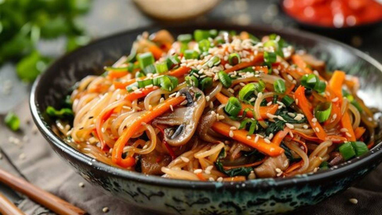 Kore mutfağının renkli lezzeti: MasterChef japchae tarifi