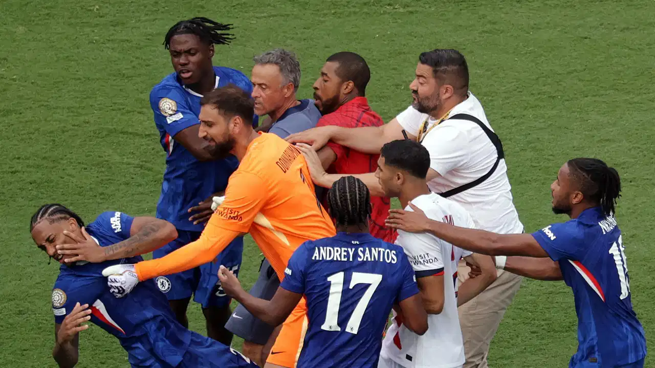 Luis Enrique'den flaş hareket: Saha karıştı! 