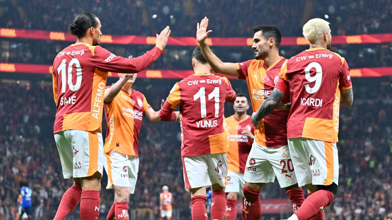 Galatasaray devreyi lider kapattı: Galatasaray 3-0 Kasımpaşa