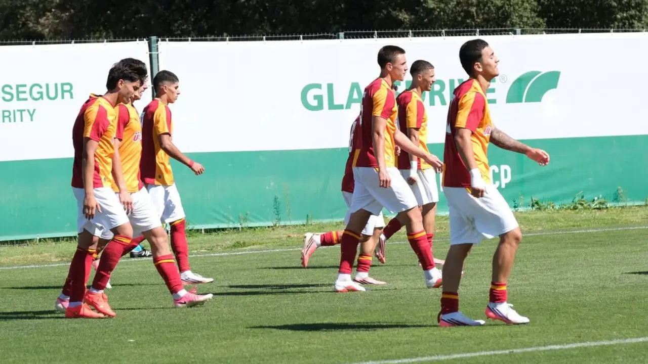 Galatasaray'ın gençleri son dakikalarda yıkıldı!
