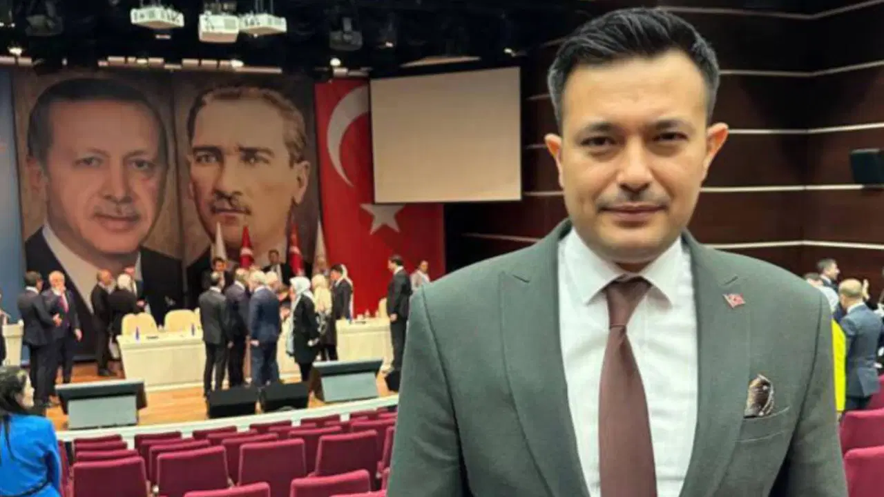 AKP'de üst düzey ayrılık: MKYK Üyesi Tuncer görevlerinden 'affını' istedi