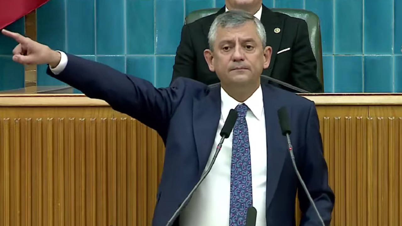 Özgür Özel CHP Grup Toplantısı'nda: Kılıçdaroğlu'nun 'partide kal' çağrısına yanıt verdi