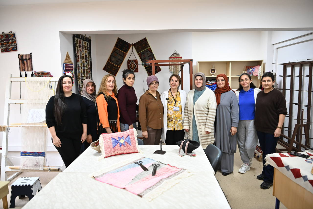 Mamak’ta kilim dokuma sanatı gelecek kuşaklara aktarılıyor 