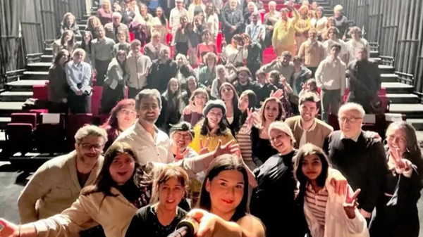 Binfikir Tiyatrosu’ndan Brüksel'de çifte bayram: Erol Günaydın unutulmadı