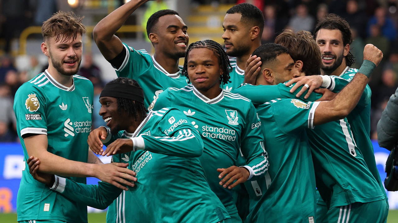 Liverpool, Burnley'i son dakikada devirdi!