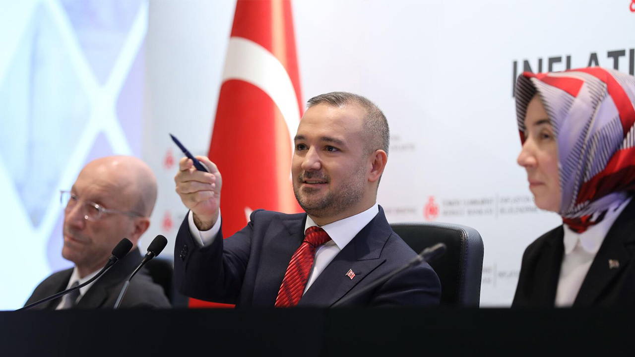 Ekonomistler Merkez Bankası enflasyon raporunu değerlendirdi: 'İktidarın asgari ücrete zam yapmayacağına çok eminler'