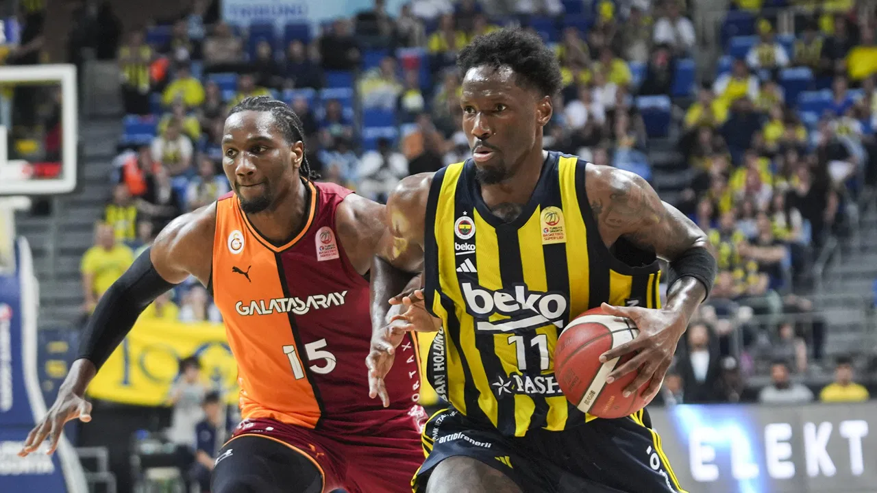 Fenerbahçe Beko, Galatasaray'ı farklı mağlup etti!