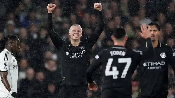 Erling Haaland'dan tarihe geçen gol!