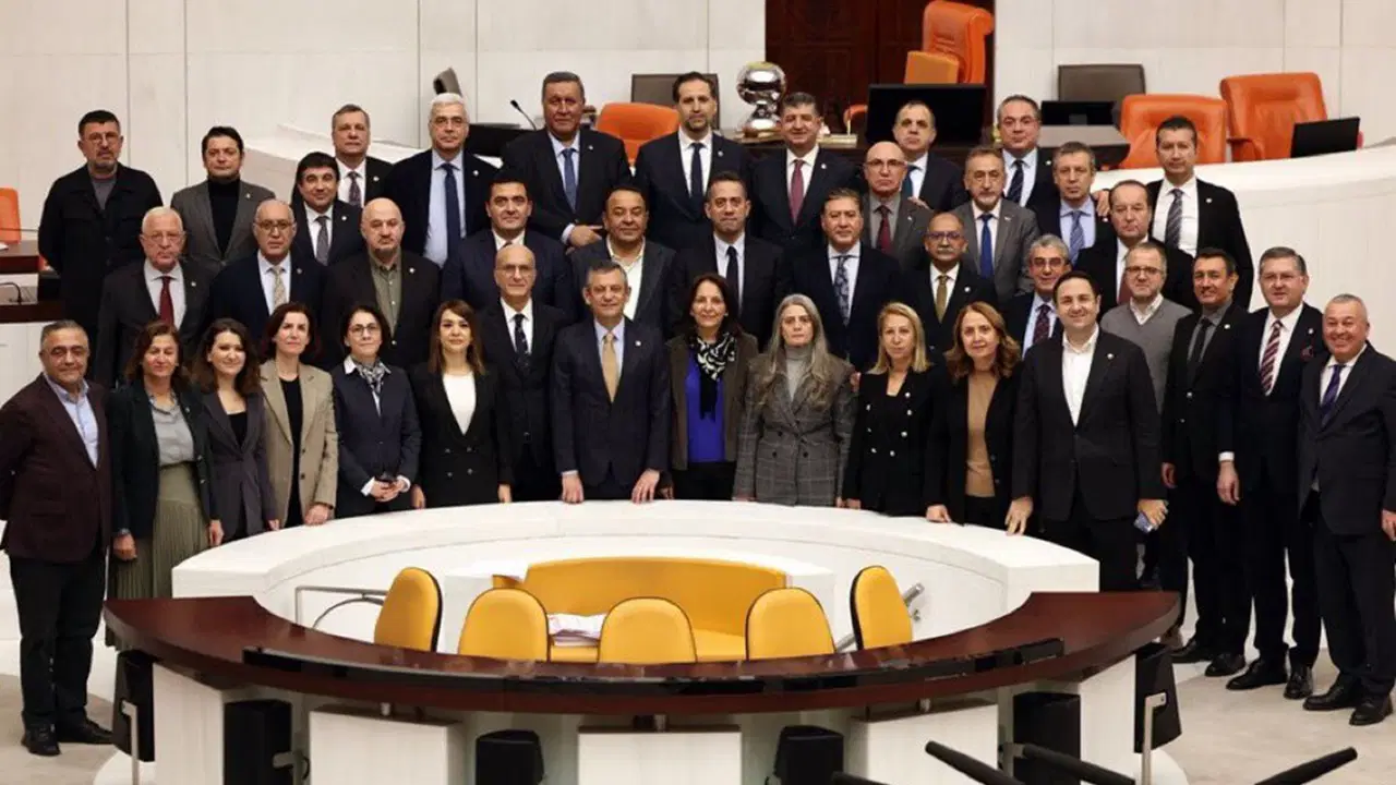 'Meclis'i terk etmeme' eyleminde 3'üncü gün...