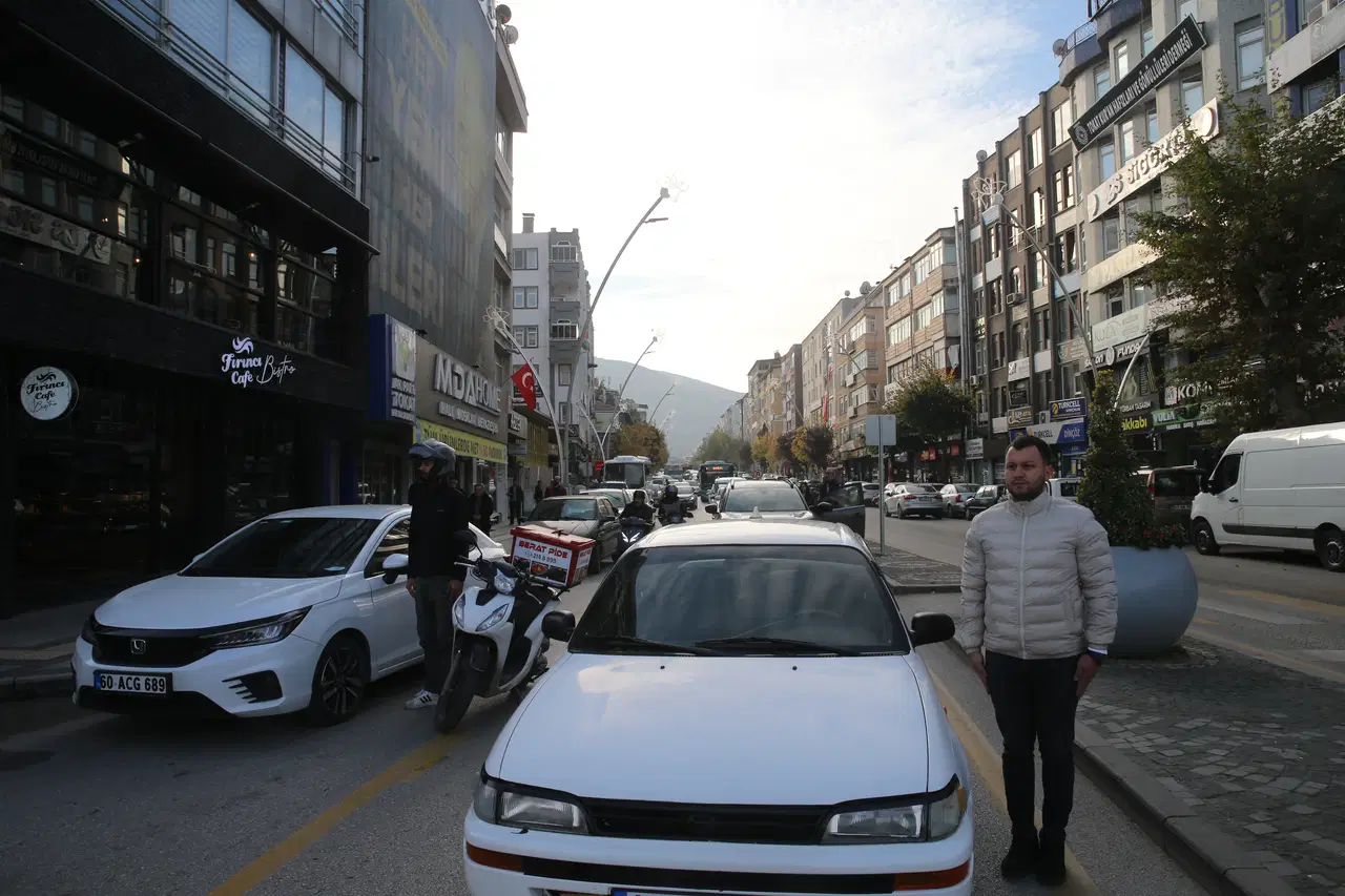 81 ilde saat 9'u 5 geçe hayat durdu... Sonsuz minnet, sonsuz sevgi: Türkiye Ata'sını özlemle andı