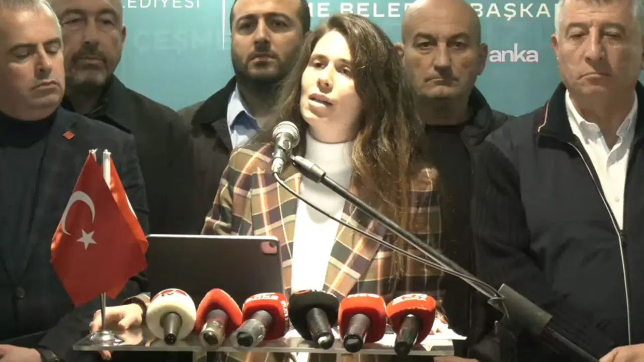 Son Dakika... Uyuşturucu test sonucu negatif çıktı: Çeşme Belediye Başkanı Lal Denizli, açıklama yapıyor