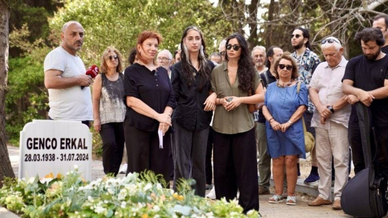 Genco Erkal ölümünün birinci yılında mezarı başında anıldı  