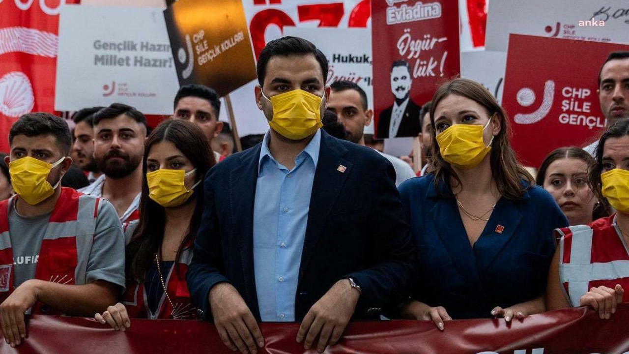 Çalık için gençlerden sarı maskeli eylem