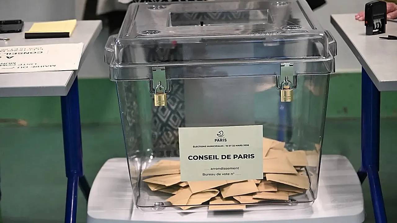 Sol partiler ilk turu önde bitirdi: Fransa’da ilk tur tamamlandı