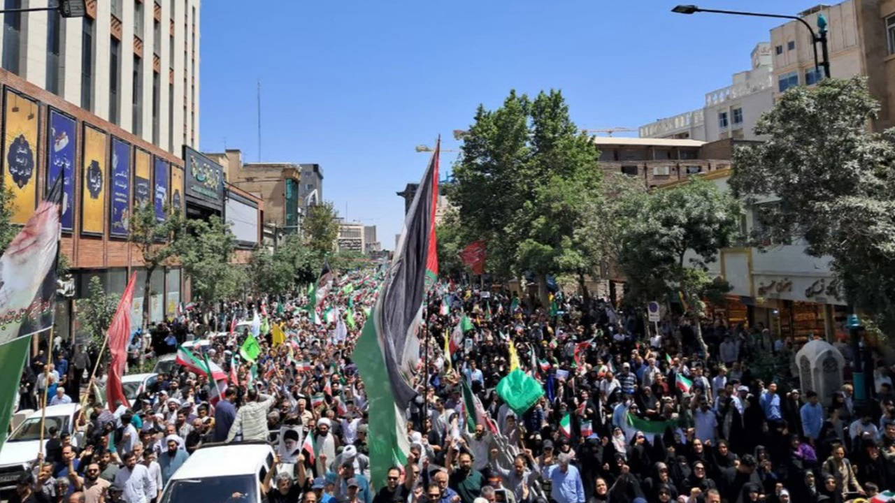 Irak’ta Sadr taraftarlarından İran'a destek gösterisi