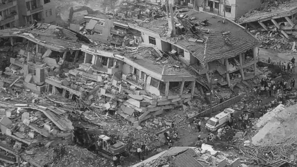 17 Ağustos depreminde kaç kişi öldü? 17 Ağustos Gölcük depremi kaç büyüklüğündeydi, kaç saniye sürdü? 17 Ağustos depremi tarihi ve saati...