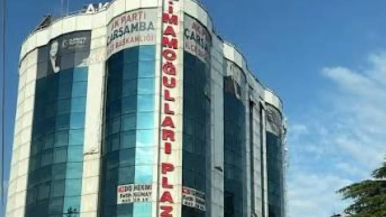 30 Ağustos törenine AKP Çarşamba teşkilatı katılmadı: Zafer Bayramı kutlamalarında AKP ayıbı