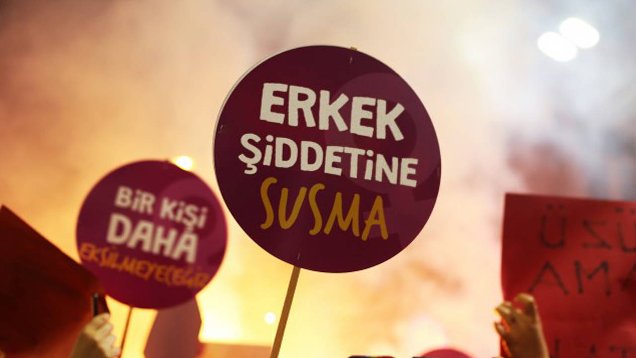 Ankara'da erkek şiddeti! Boşandığı kadının yaşadığı eve silahla saldırdı: 2 evin kapısını kırmaya çalıştı!