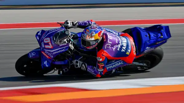 Toprak Razgatlıoğlu İspanya'daki sprint yarışında kaza yaptı!