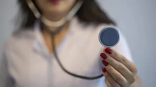 Resmi Gazete'de yayımlandı: 'Sosyal medya doktorlarına' bakanlık ayarı!