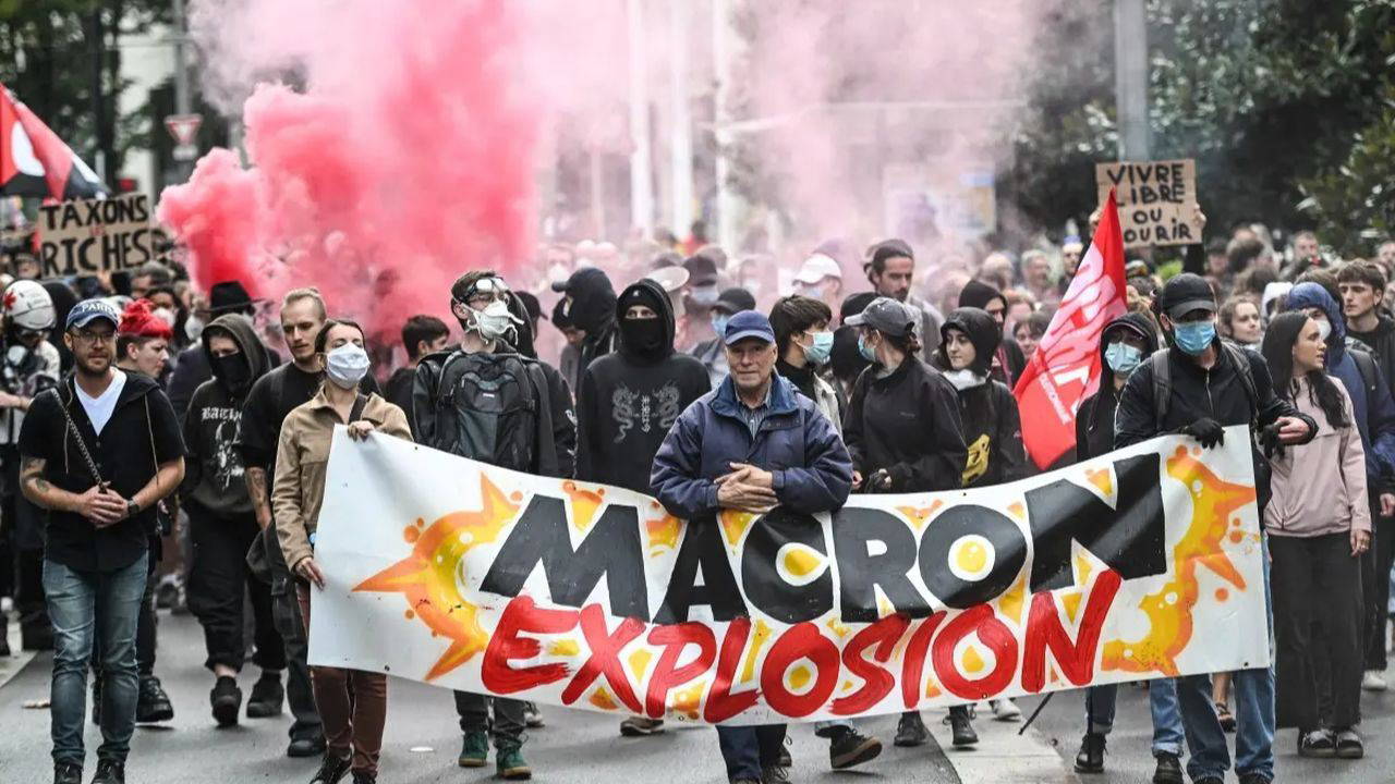 Fransa’da grev dalgası