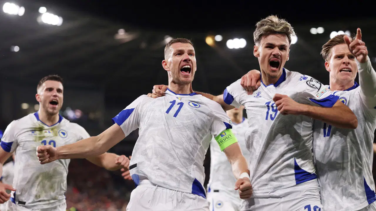Edin Dzeko'dan hayat öpücüğü: Bosna Hersek Dünya Kupası play-off finalinde!