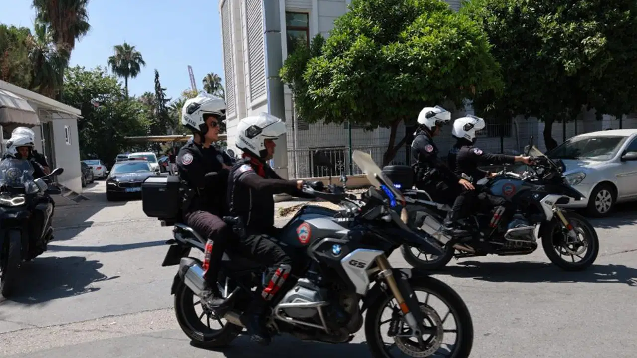 Konaklama tesislerine denetleme: Aranan 3 şüpheli yakalandı, işletmelere ceza kesildi