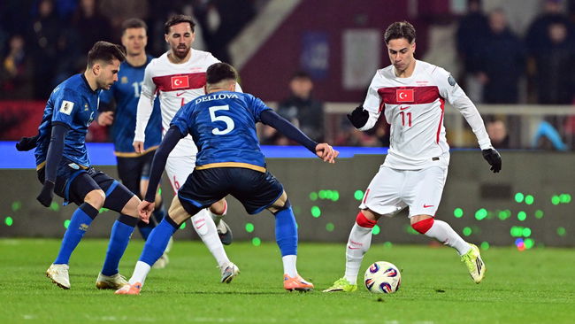 Sevincini yarıda kesti, takım arkadaşına koştu...