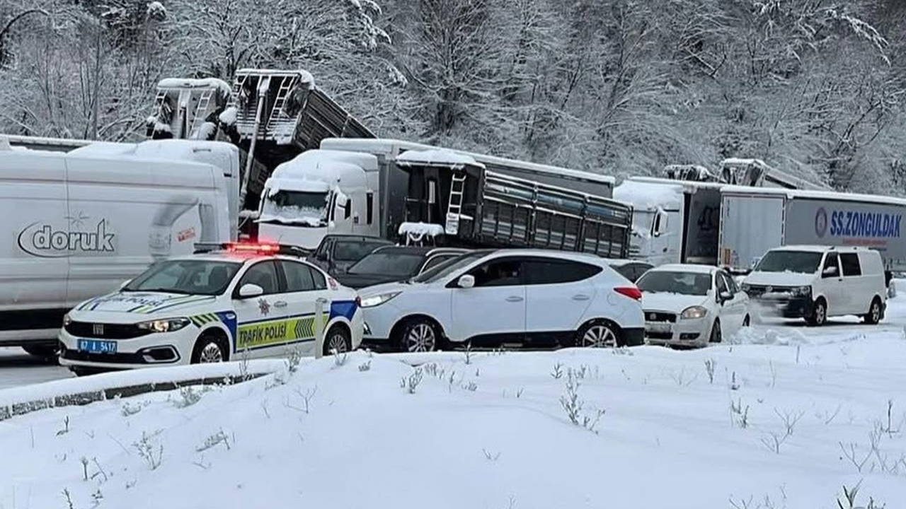 Zonguldak'ta kar esareti! 82 köy yolu kapandı: Ereğli-Zonguldak yolunda trafik durma noktasına geldi