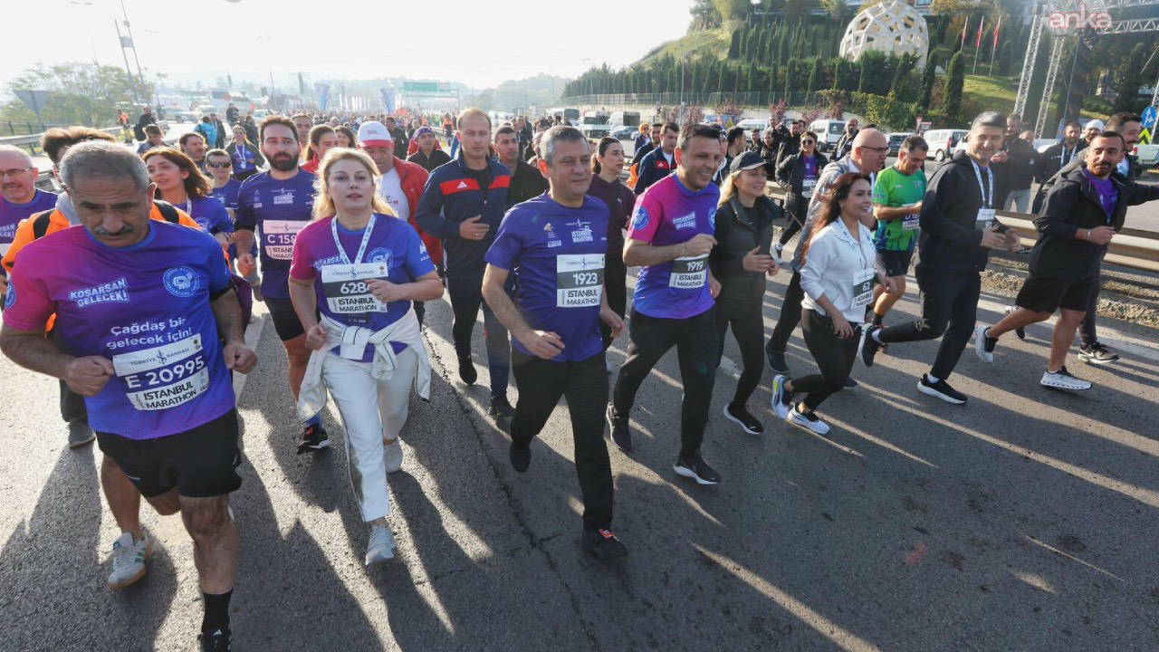 CHP Genel Başkanı Özgür Özel, Türkiye İş Bankası 47. İstanbul Maratonu’nda koşuyor