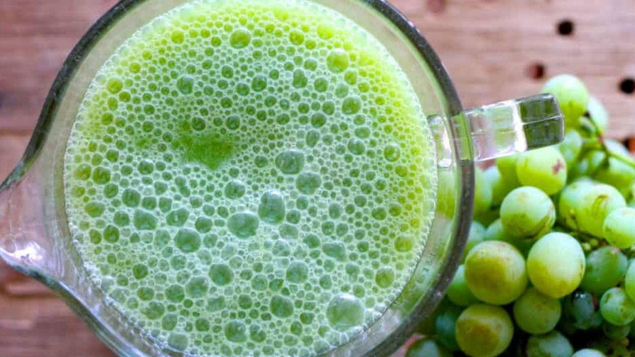 Serinletici ve doğal: Evde koruk suyu tarifi