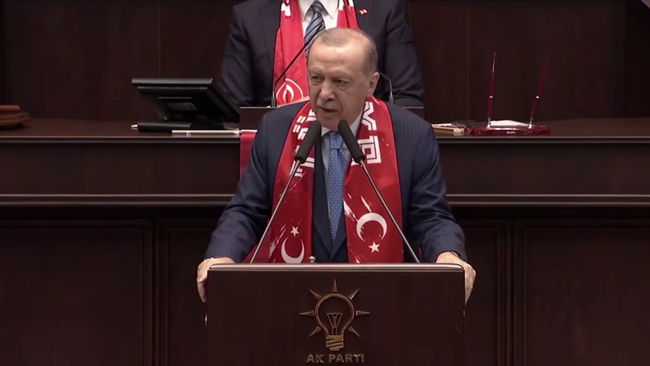 Erdoğan grup kürsüsünde