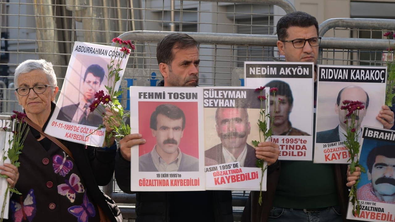 Cumartesi Anneleri 1075. haftada 'Dargeçit'te kaybedilenler için adalet istedi.