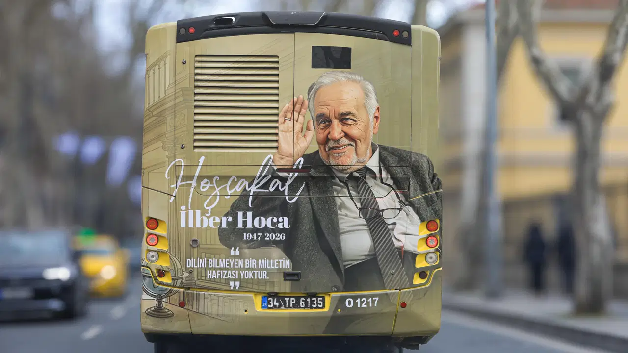 İlber Ortaylı için İETT'den özel saygı otobüsü