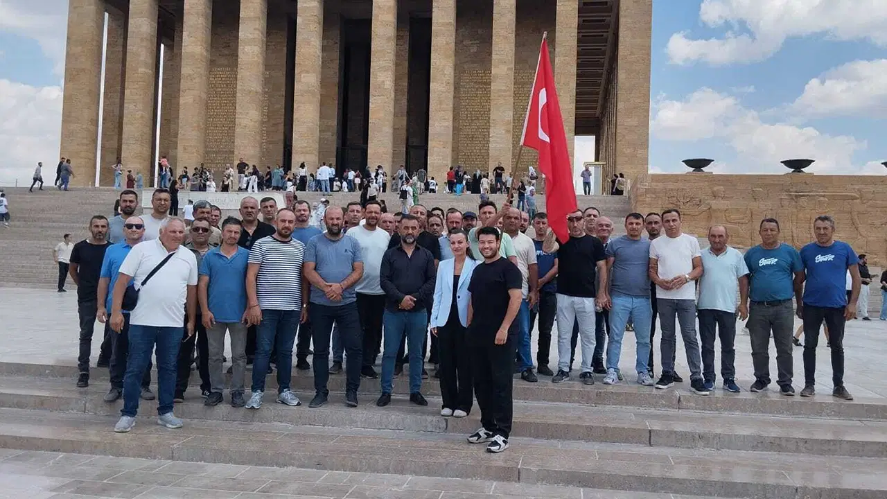 Doruk Madencilik işçileri Anıtkabir'den seslendi: 'Alacaklarımızın son kuruşu ödeninceye kadar Ankara'dan ayrılmayacağız'