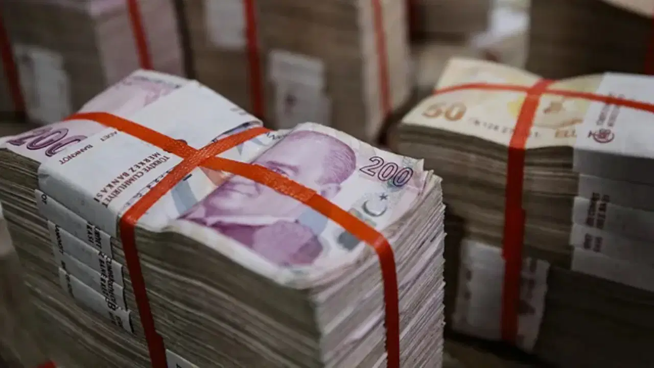 CHP’li Aşkın Genç: 'Faize 19 günde ödediğiniz parayı, emekliye bir yıl için bile çok görüyorsunuz'