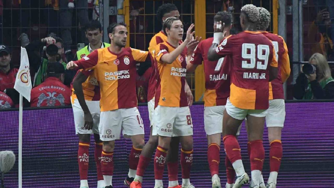 G.Saray, F.Bahçe’yi Rams Park’ta 2-1 yenerek ligde liderliği geri aldı: Bitiş düdüğünün ardından kavga çıktı