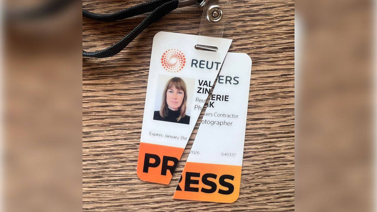 Reuters muhabiri istifa etti