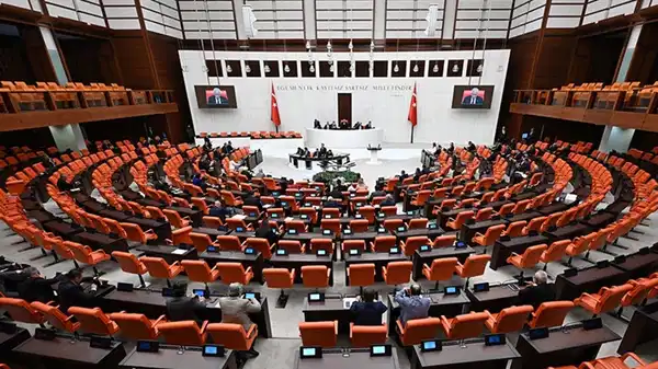 Son dakika... 7 siyasi parti TBMM'yi olağanüstü toplantıya çağırdı