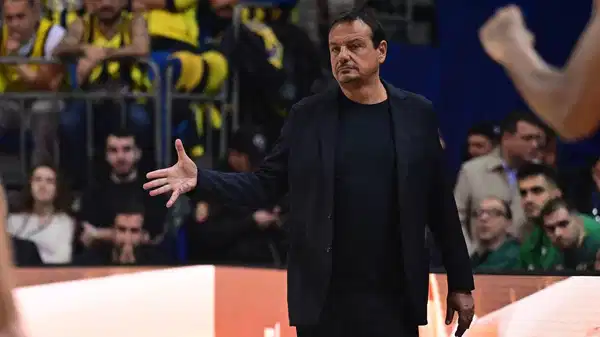 Ergin Ataman'dan Fenerbahçe taraftarına sert tepki!