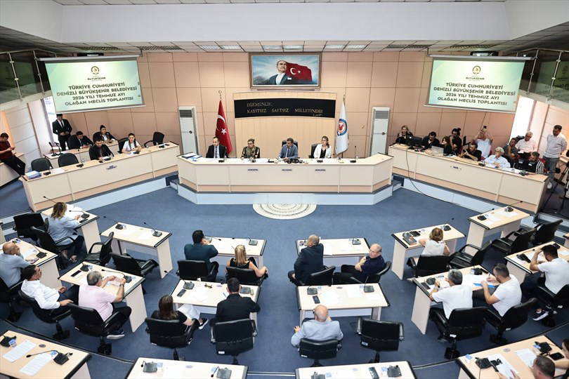 Denizli Büyükşehir’den öğrenci ve ailelere yeni destekler