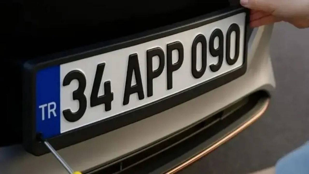 Şoförler Odası önünde 'APP plaka' kuyruğu: 140 bin lira cezası var!