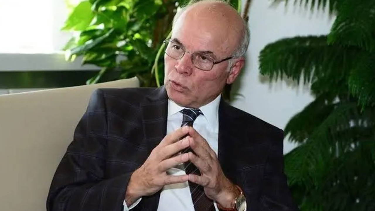 Cumhuriyet'le dayanışmaya çağrı... Eski Kültür Bakanı ve eski CHP milletvekili Ercan Karakaş: 'Cumhuriyet Gazetesi'ne sahip çıkmak, demokrasiyi yaşatmak demektir'