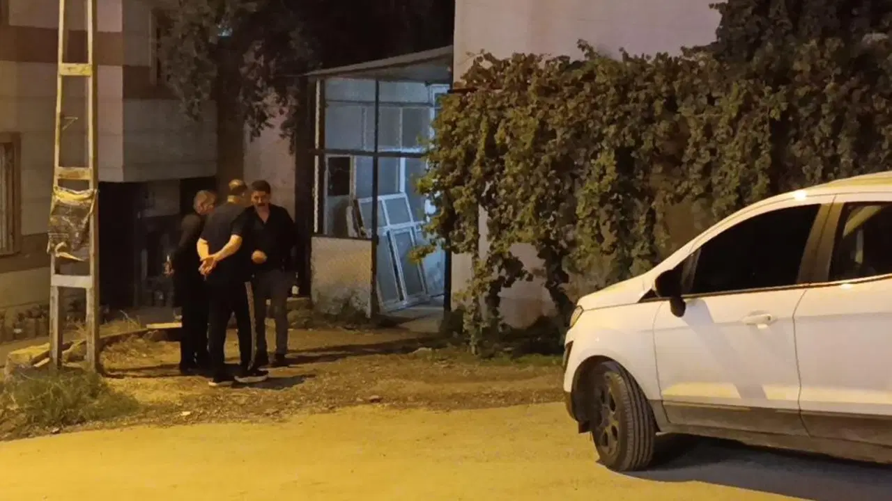 Plakasız motosikletle geldi: Bacağından vurup kaçtı!