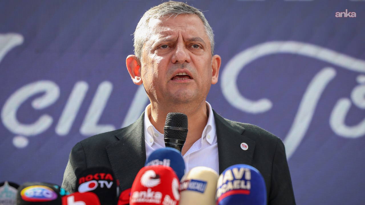 Özgür Özel’den Bakan Gürlek’e 'İBB davası' yanıtı: ‘Canlı yayın talebimiz ısrarla devam ediyor’