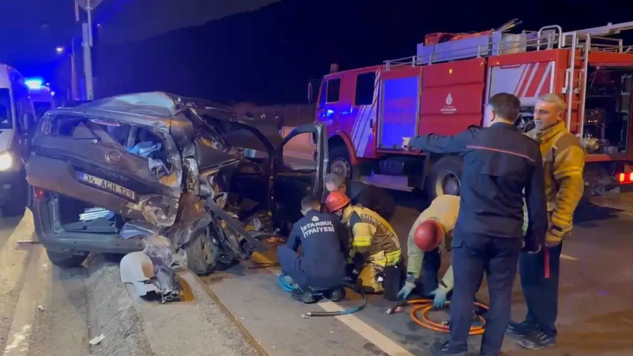İstanbul, Maltepe'de 4 araçlık zincirleme kaza: Yaralılar var!