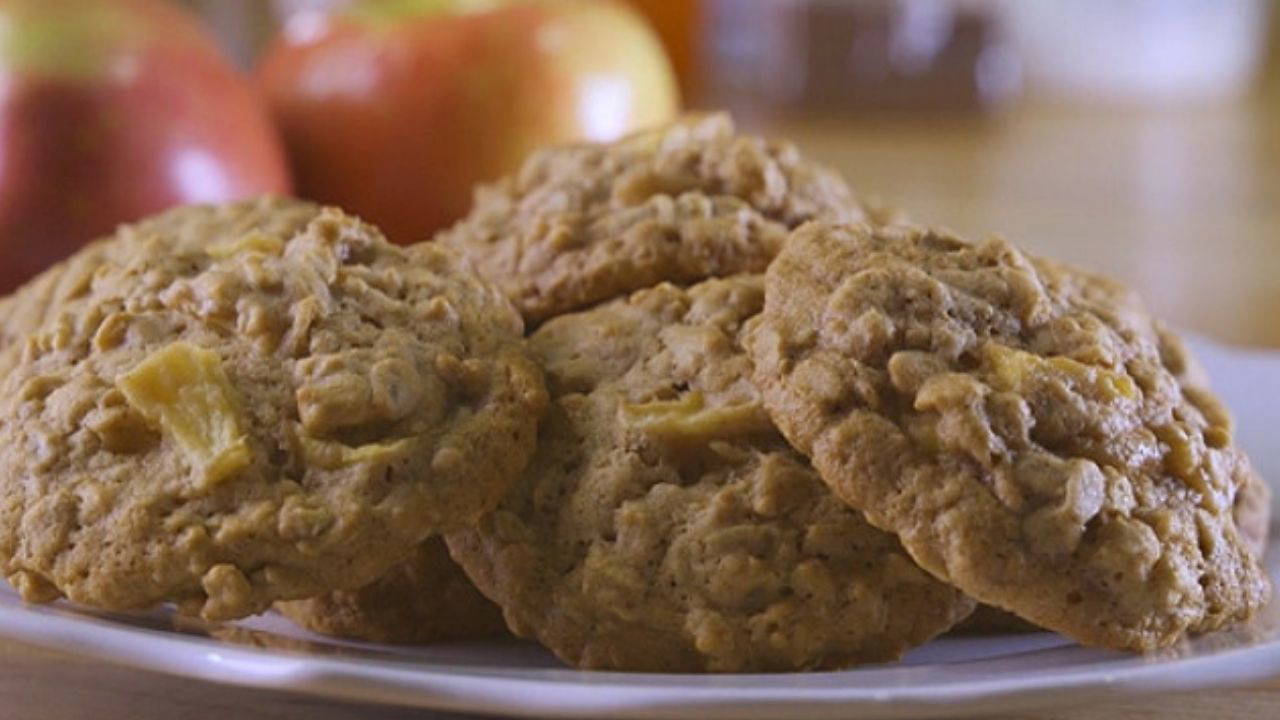 Hem leziz hem de sağlıklı bir atıştırmalık: Elmalı havuçlu kurabiye tarifi