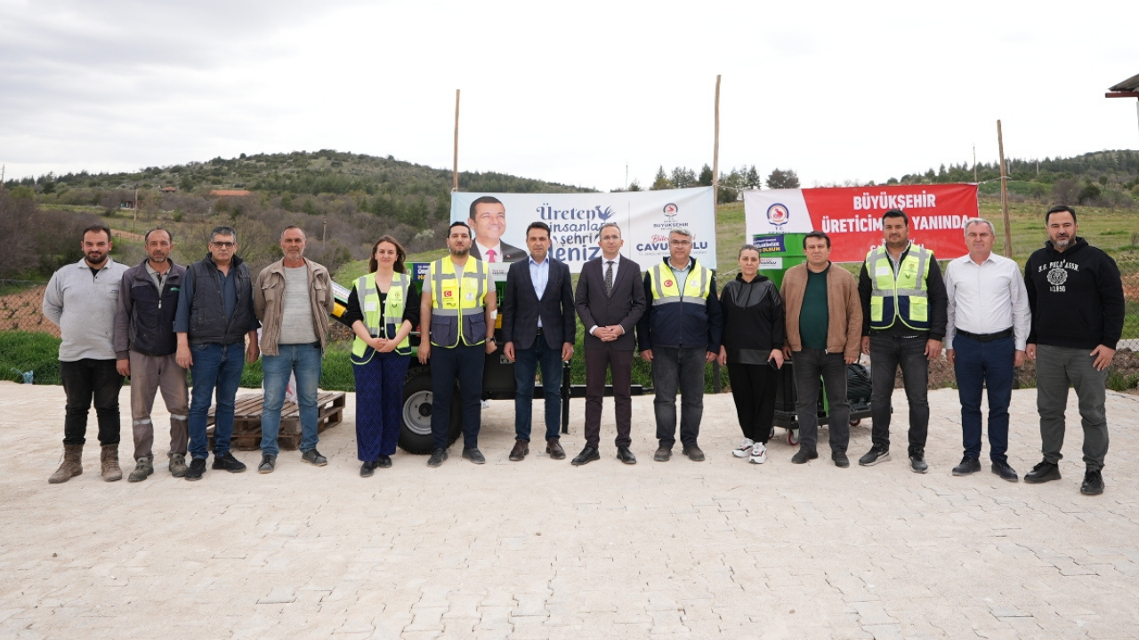 Denizli Büyükşehir’den üreticiye tarımsal makine desteği