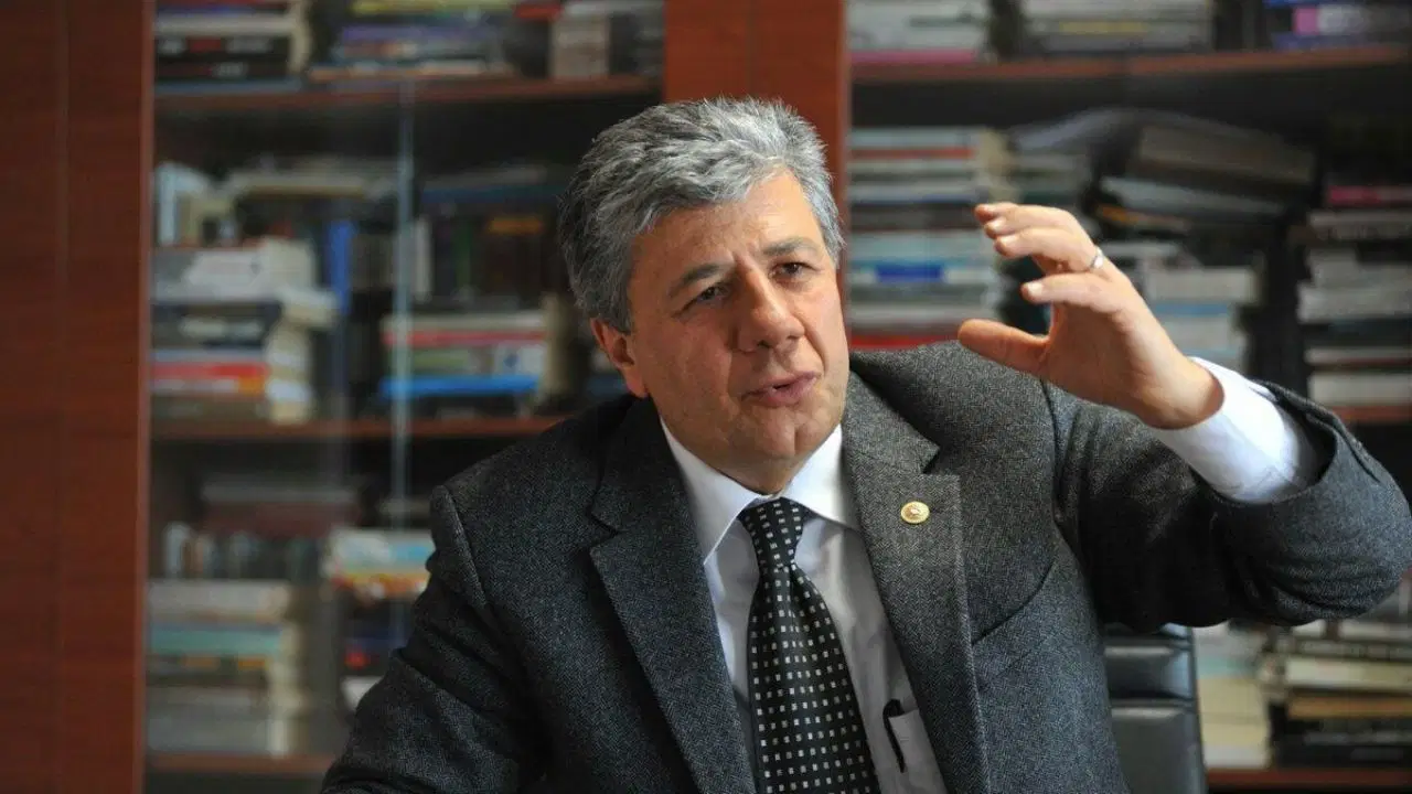 Başöğretmen Atatürk Onur Ödülü Mustafa Balbay’a verilecek