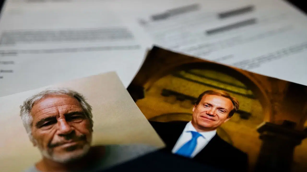 Davos Zirvesi’nin patronu istifa etti